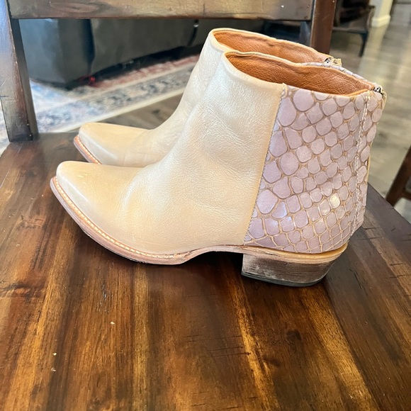 Freebird by Steven Shoes - FREEBIRD RULE beige size 9